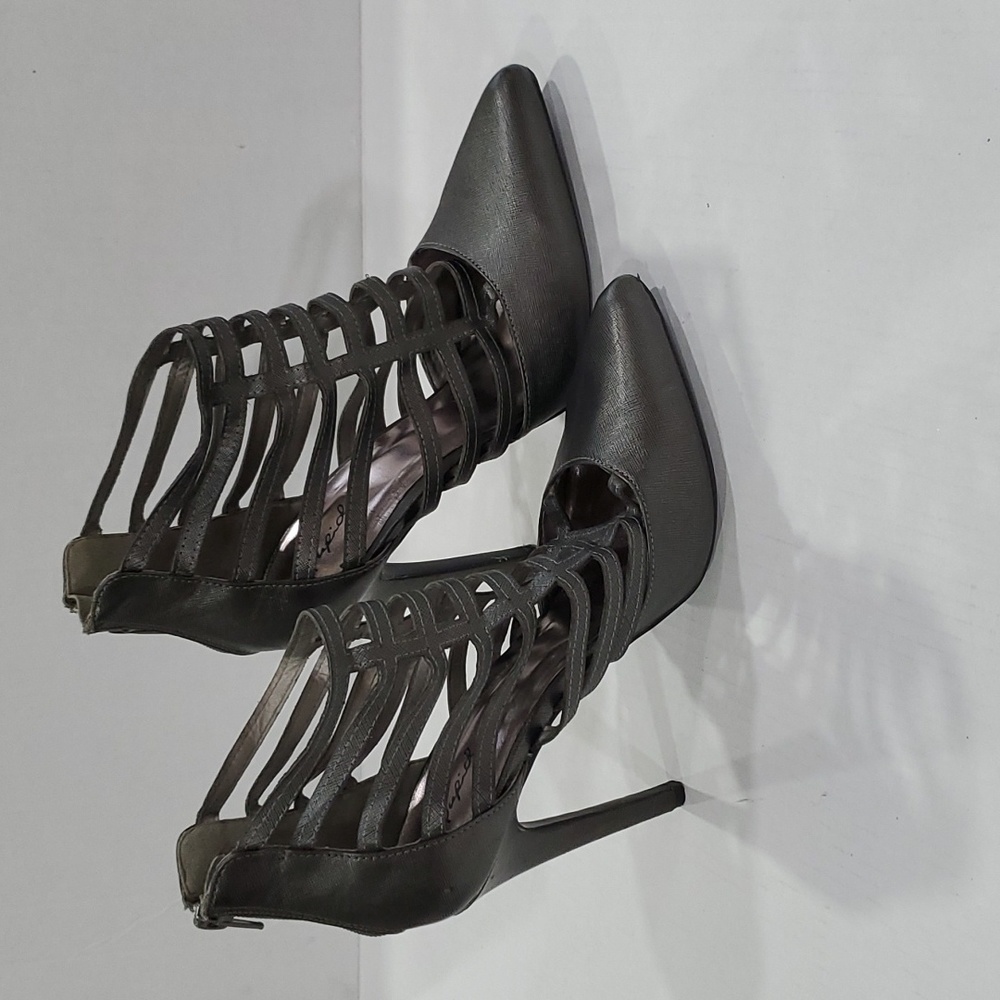 Elegant 5 in heels/ sandals